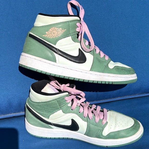 Nike Air Jordan 1 Mid SE Dutch Green Leather Sneakers CZ0774-300 - Picture 5 of 13